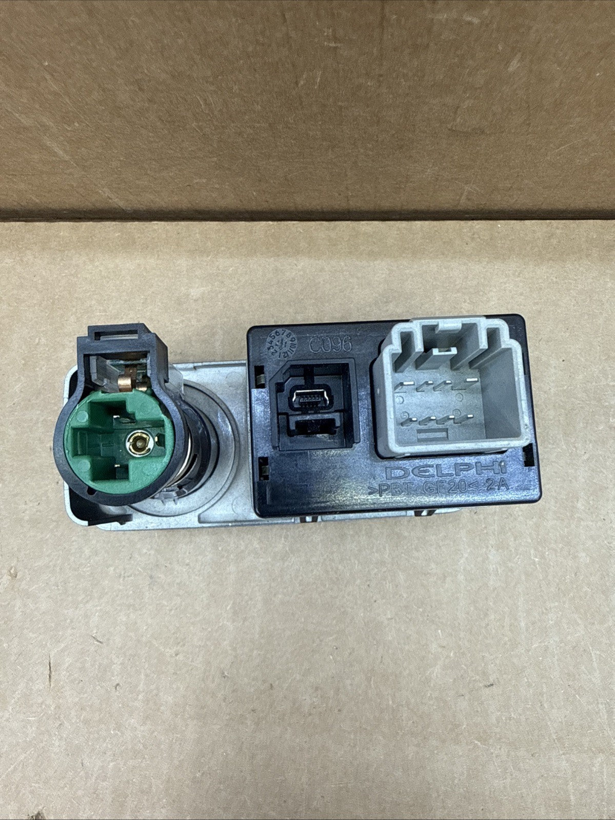 2015-2018 JEEP RENEGADE CENTER CONSOLE AUX USB 12V PORT 735604054 OEM5