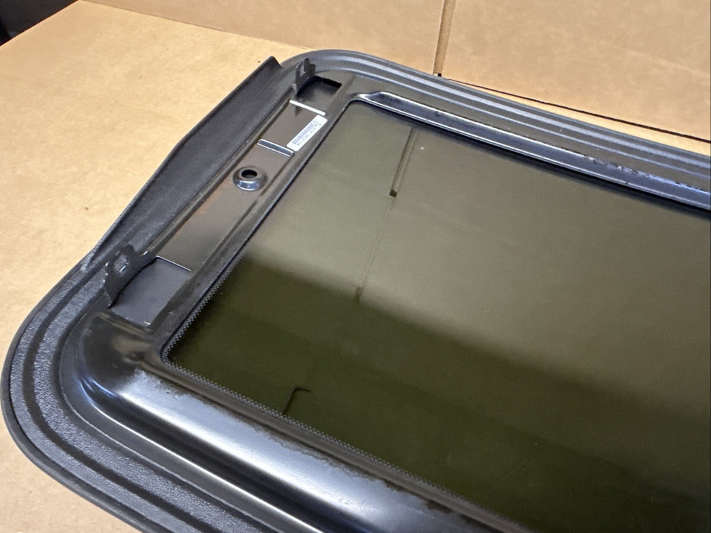 2008 2012 Nissan Altima 4 Door Sedan Sun Roof Sunroof Window Glass OEM9