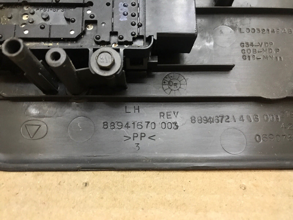 03 06 Silverado Tahoe Driver Left Seat Power Switch Assembly Bezel 889416706