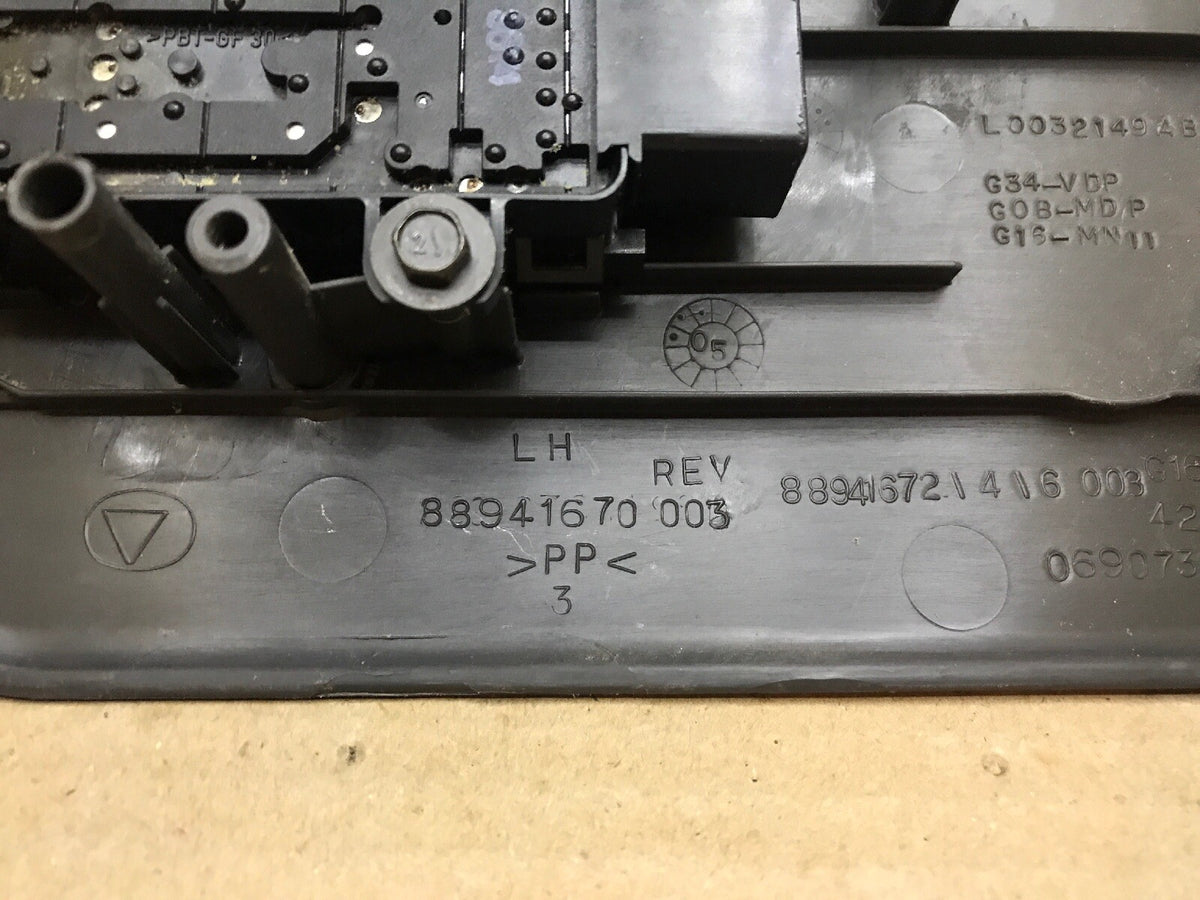 03 06 Silverado Tahoe Driver Left Seat Power Switch Assembly Bezel 889416706