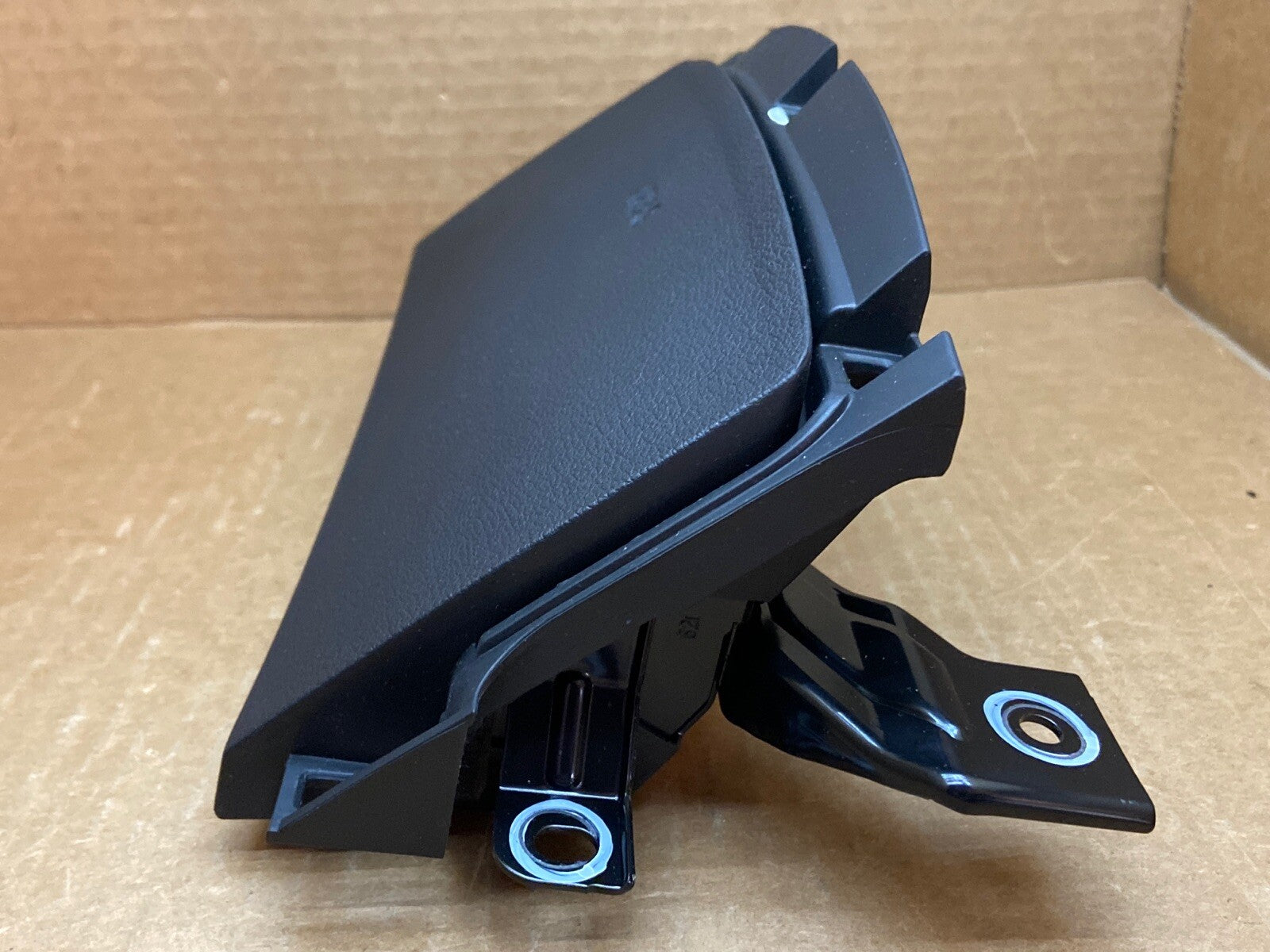17 19 HYUNDAI ELANTRA LEFT SIDE DRIVER KNEE LOWER AIRBAG AIR BAG 56970F20005
