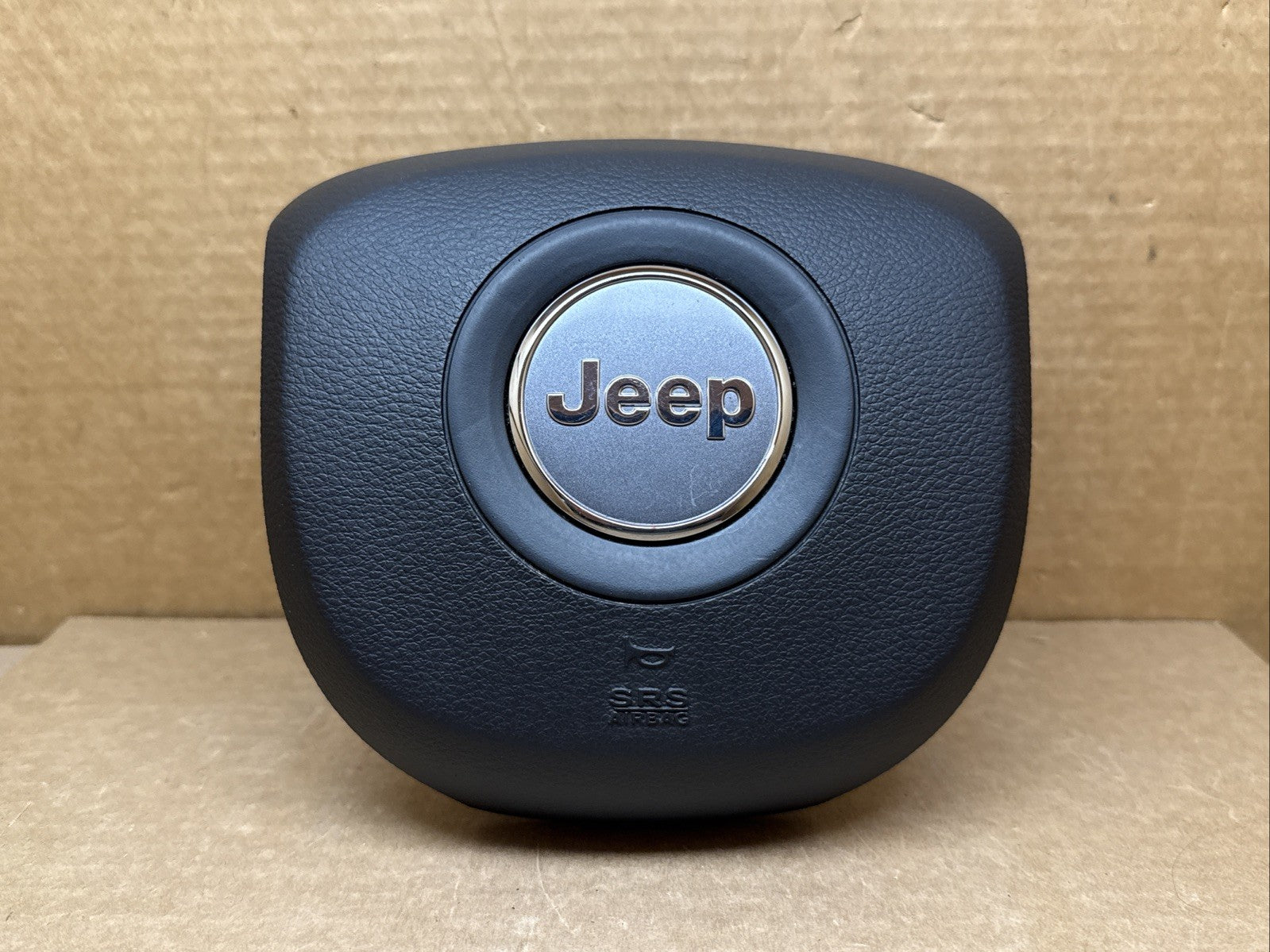 2019 2023 Jeep Cherokee Left Driver Side Steering Wheel Airbag Air Bag Black1