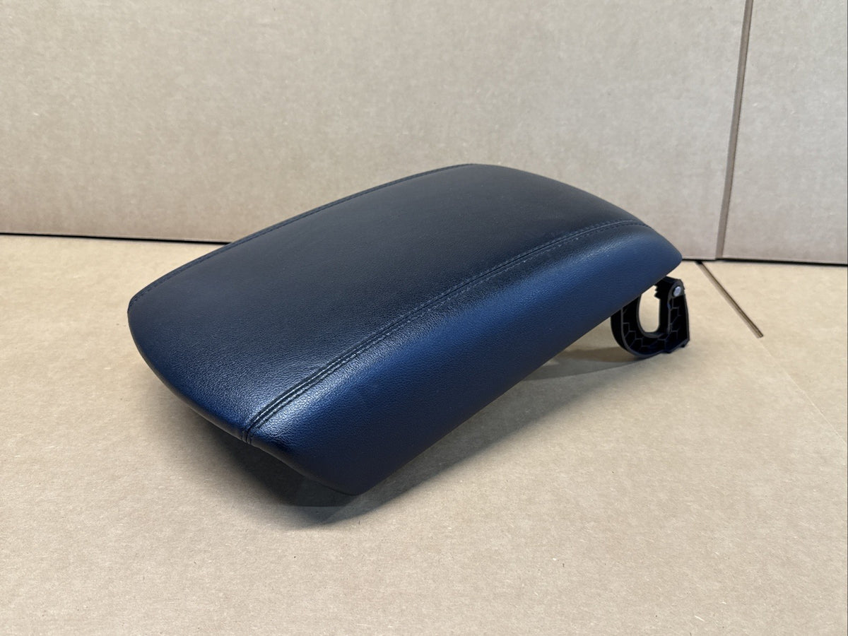 2021 2024 Ford Edge Center Console Arm Rest Armrest Lid Top Black Leather OEM2