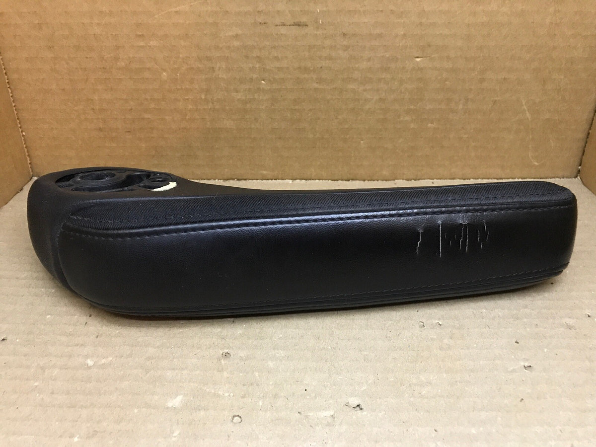 2011 2016 GRAND CARAVAN TOWN & COUNTRY ARMREST FRONT LEFT DRIVER BLACK ARM REST1