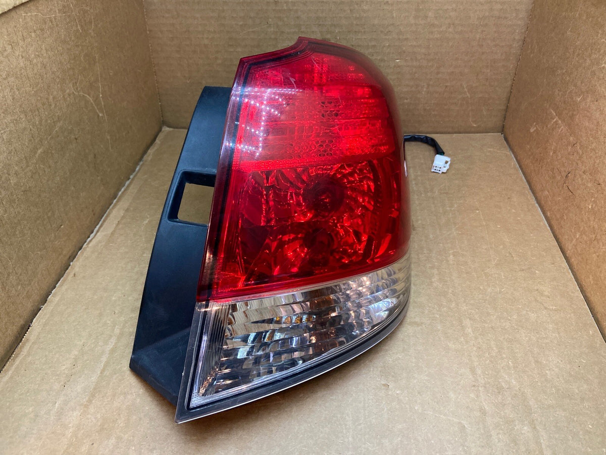 10 14 Subaru Outback Passenger Side Right Rear Taillight Tail Break Light Outer2
