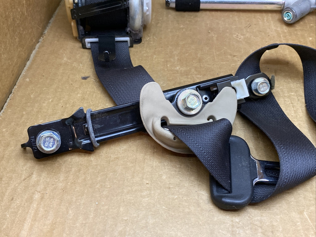 11 15 Kia Optima Front Left Driver Side Seat Belt Seatbelt Retractor Assembly2