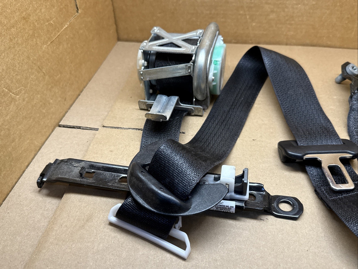 2014 2018 Grand Cherokee Front Left Driver Side Seat Belt Seatbelt Retractor1